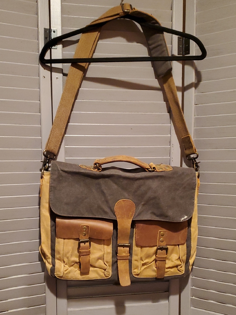 NEWHEY Waterproof Messenger Bag